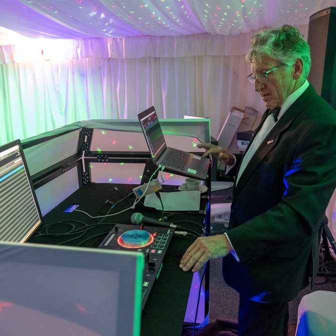 johnny carr mobile disco sussex