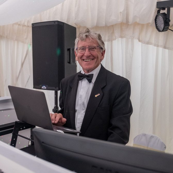 johnny carr mobile disco burgess hill sussex